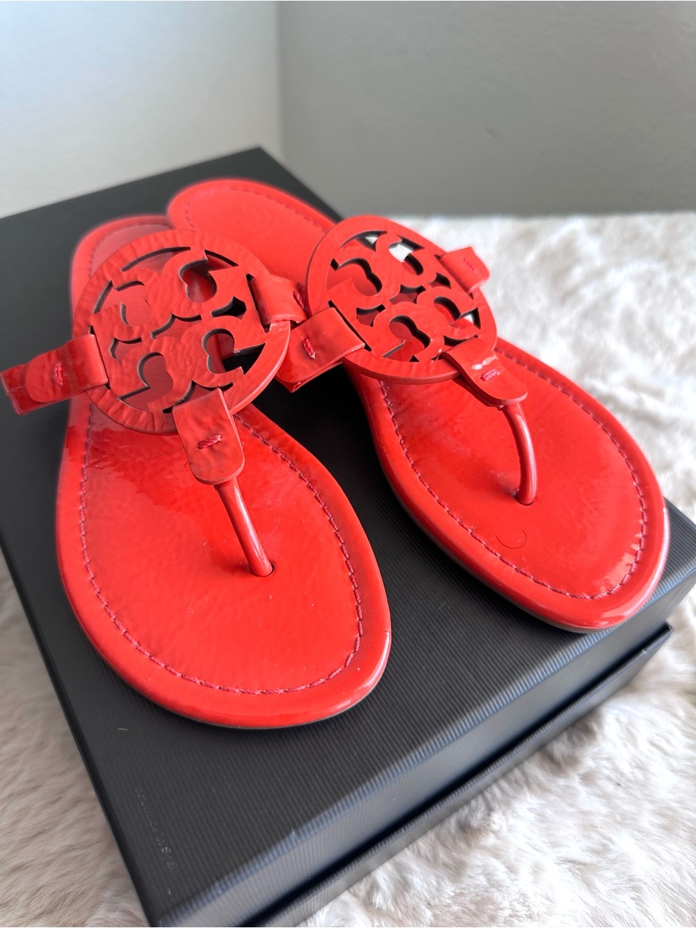 Tory Burch Miller Naplak Patent Leather Flip Flops Bright Samba Size 6.5